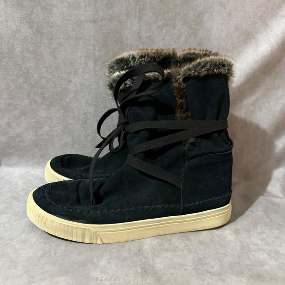 Toms Shoes - TOMS‎ Suede Faux Fur Wrap Boot Women 9.5 Black Good Lace Up Moccasin Sneaker